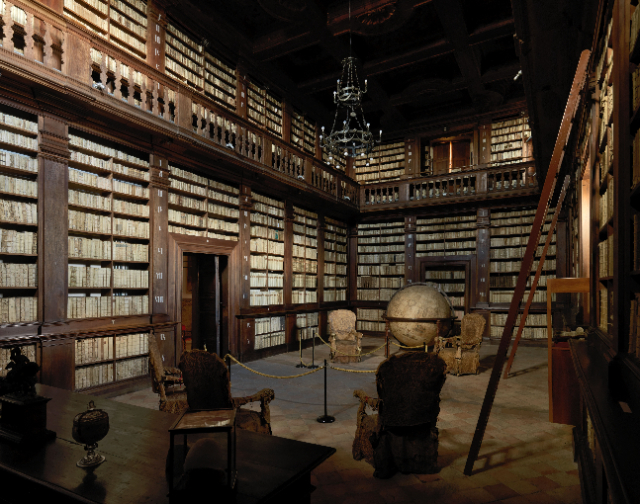 Globe szoba - Fermo | Secret World Trip Planner