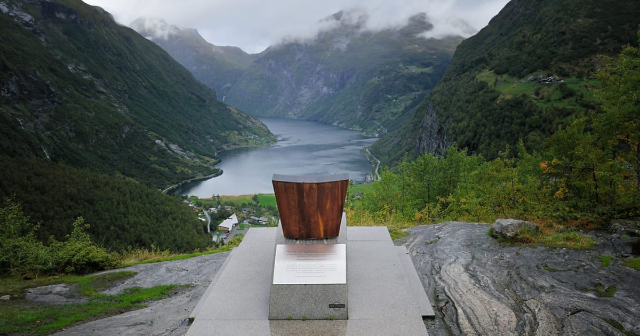 Flydalsjuvet - Geiranger | Secret World Trip Planner
