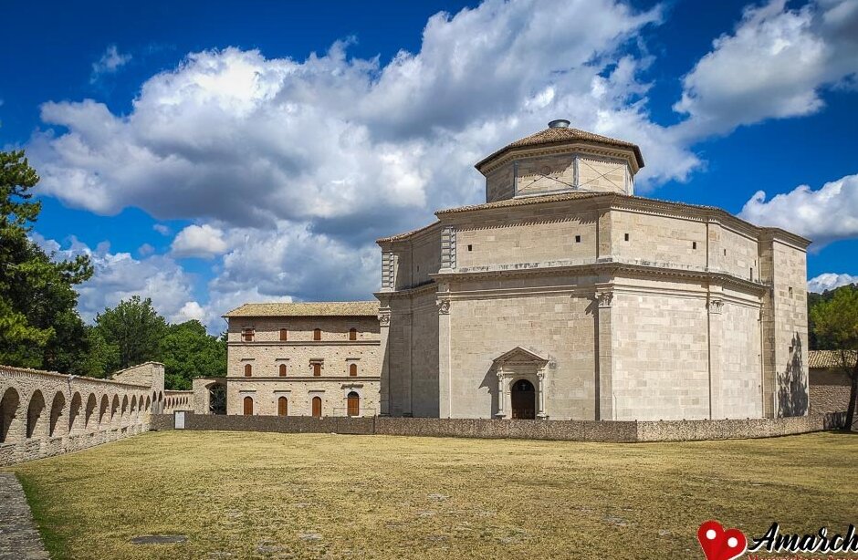 Santuario del Macereto - Macereto | Secret World Trip Planner