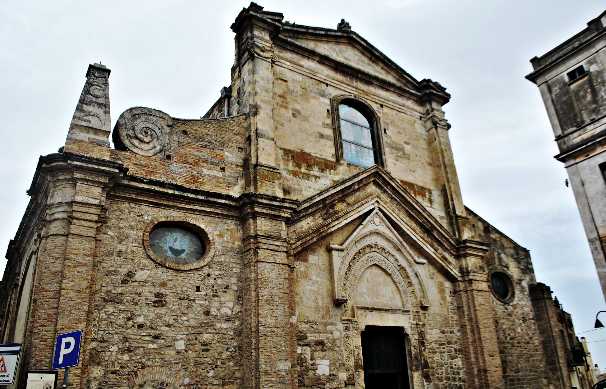Matka Kostol Santa Maria Maggiore - Miglionico | Secret World Trip Planner