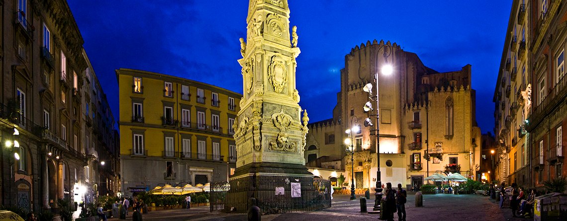 Gereja San Domenico Maggiore - Napoli | Secret World Trip Planner