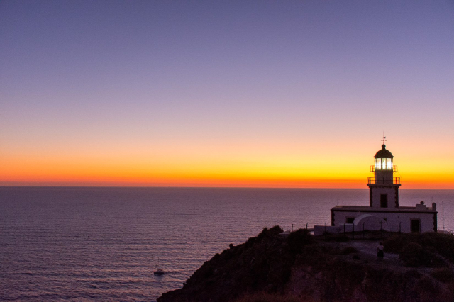 Akrotiri Lighthouse: Guiding Light on the Edge of Santorini — 9954+4M