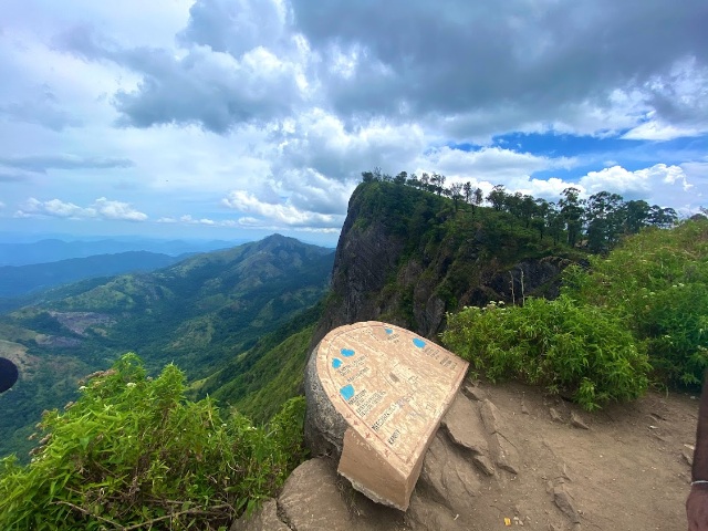 Madulsima Mini World’s End — Pitawala Nature Trial