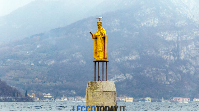 Statue of St. Nicholas — Piazza Antonio Stoppani