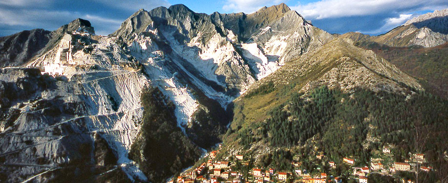 કોલોન્નાડે - Colonnata | Secret World Trip Planner