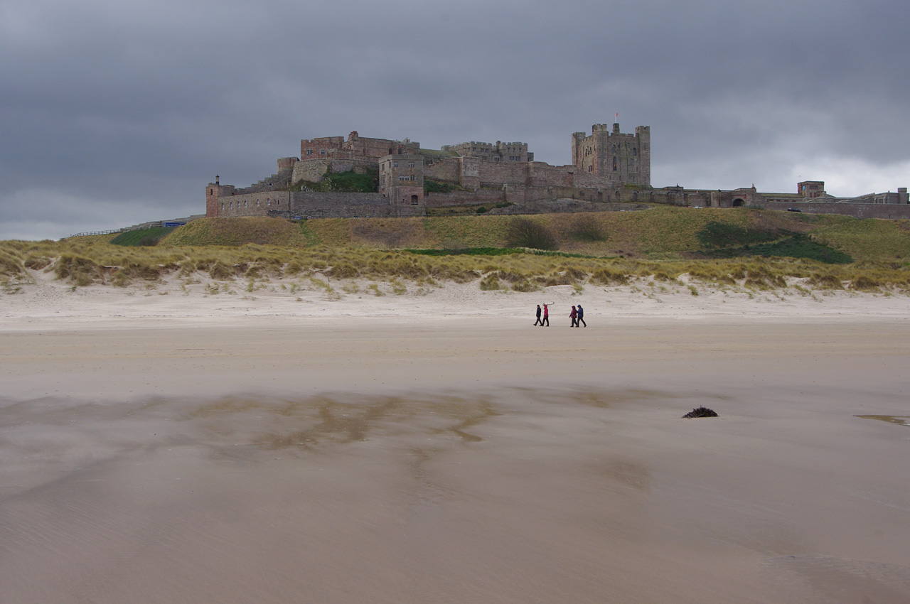 Bamburgh Beach und die wunderbare Burg - Bamburgh | Secret World Trip Planner