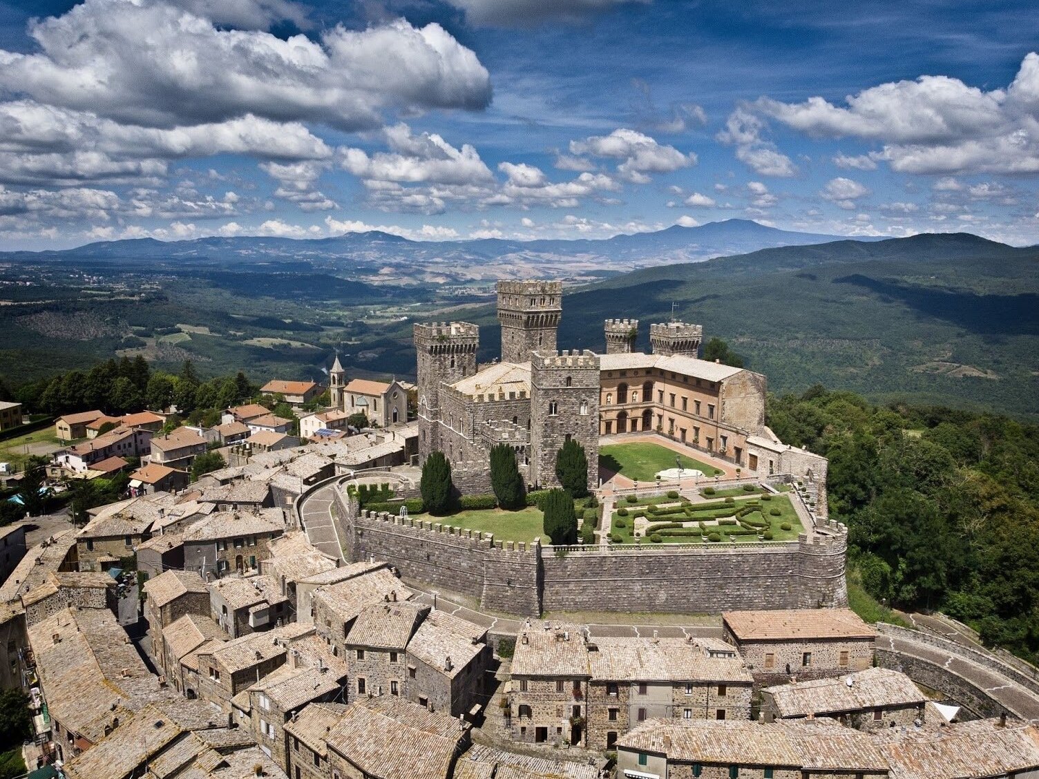 Торре Алфина тосгон - Torre Alfina | Secret World Trip Planner