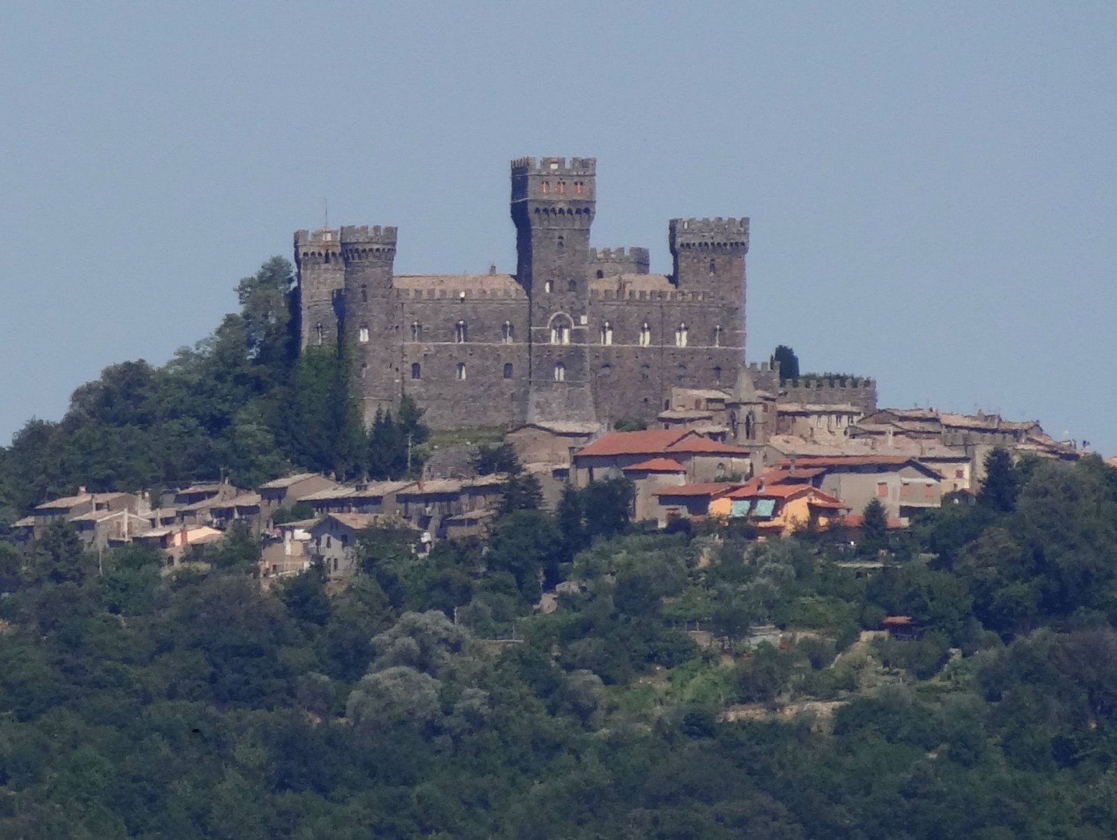 Торре Алфина тосгон - Torre Alfina | Secret World Trip Planner