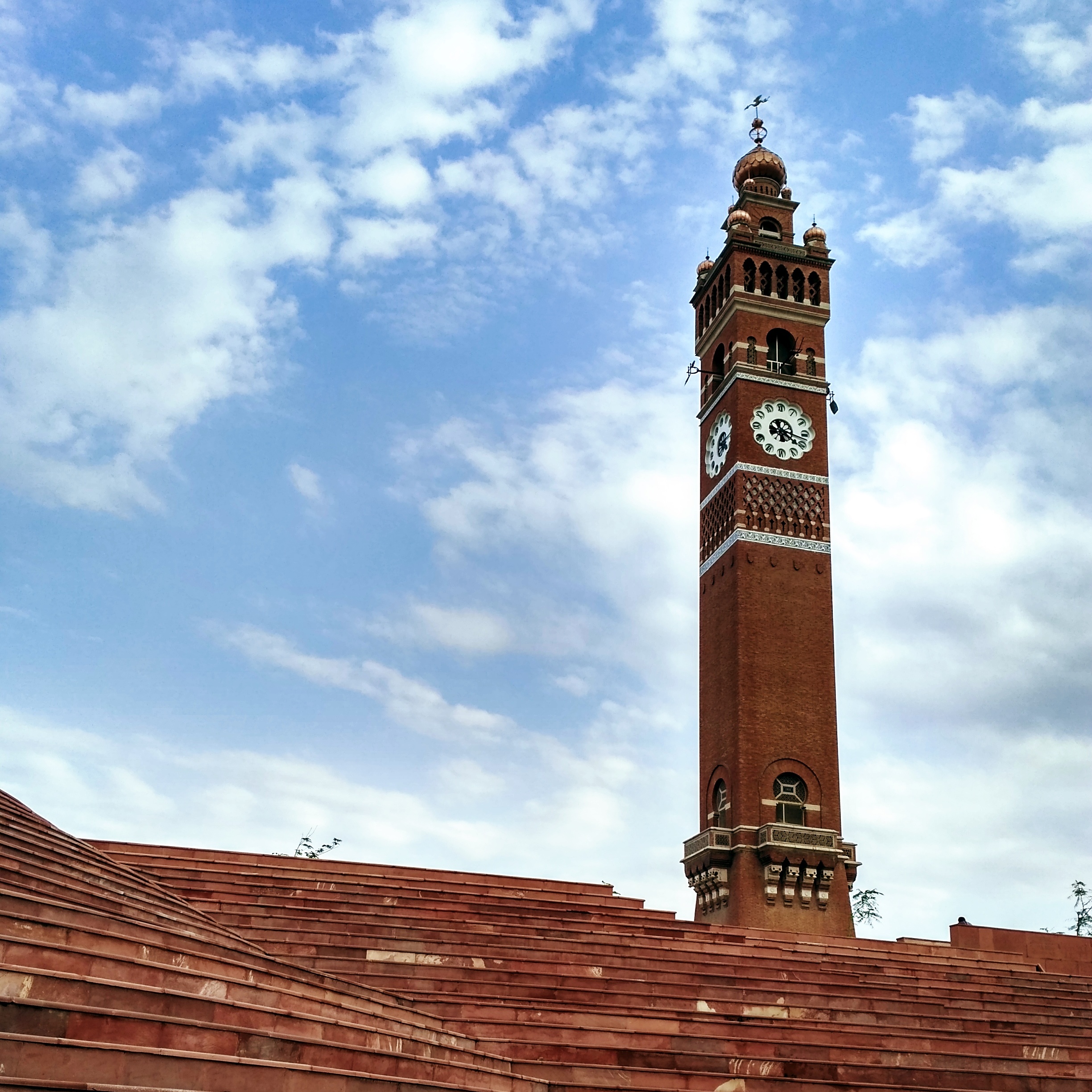 Lucknow | Ghanta-Ghar Uhrenturm - Lucknow | Secret World Trip Planner