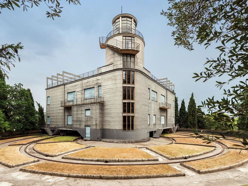 Verona and Villa Girasole, the house that follow the Sun - Marcellise | Secret World Trip Planner
