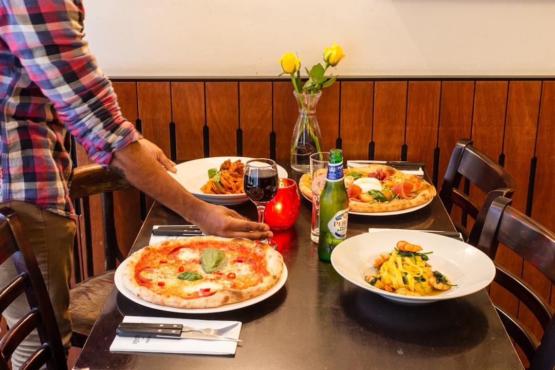 Pica Bufalina - Pizzeria Concettina ai Tre Santi | Secret World Trip Planner