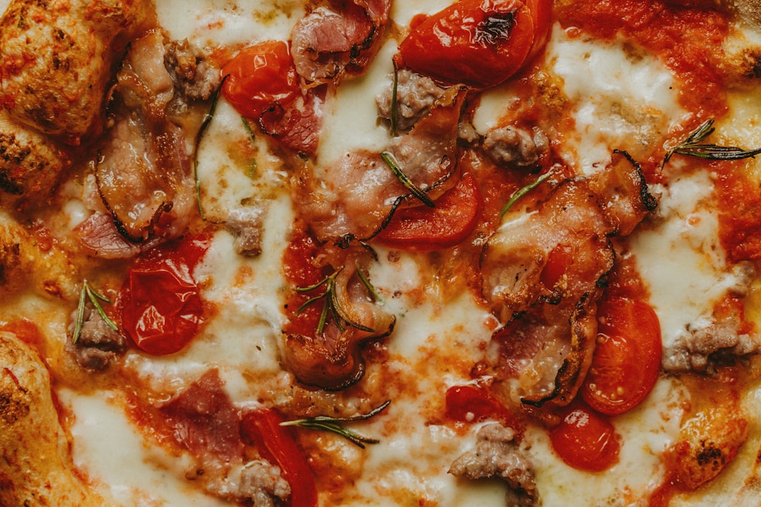Pizza Carrettiera o Salsiccia e Friarielli - Napoli | Secret World Trip Planner