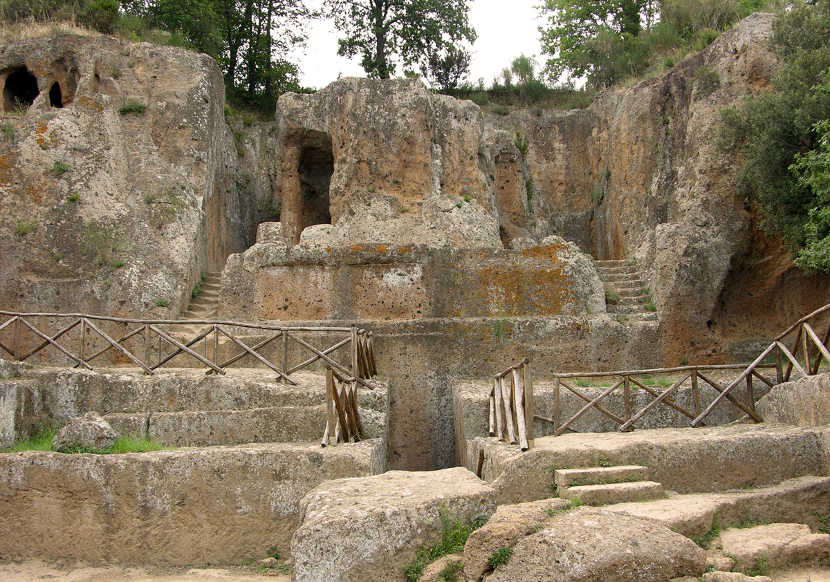 Etruskische Nekropole von Sovana - Sovana | Secret World Trip Planner