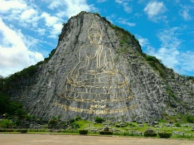 Khao Chi Chan (Buddha-Berg) - Tambon Na Chom Thian | Secret World Trip Planner