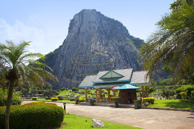 Khao Chi Chan (Buddha-Berg) - Tambon Na Chom Thian | Secret World Trip Planner