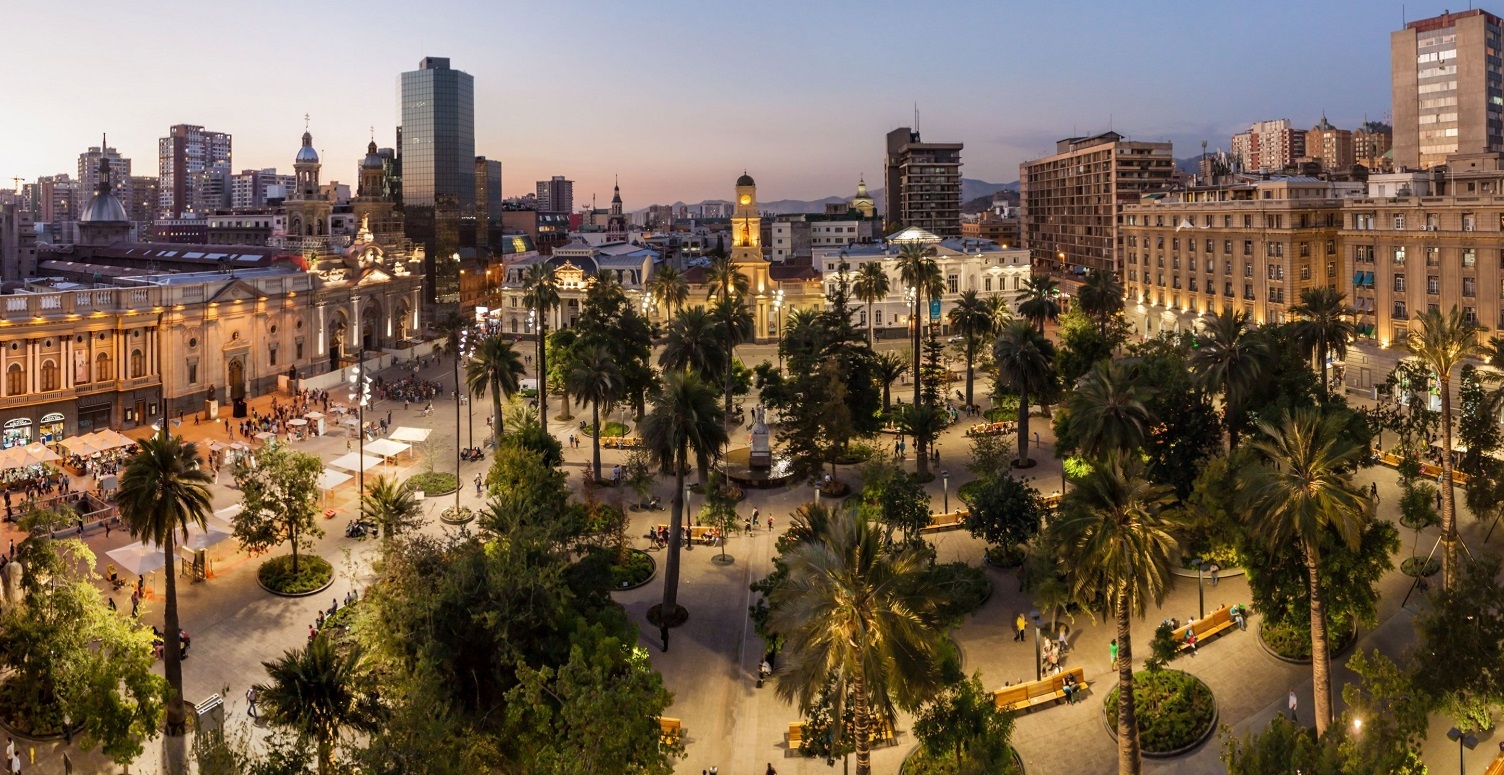 Santiago: Plaza de Armas (Waffenplatz) — Santiago