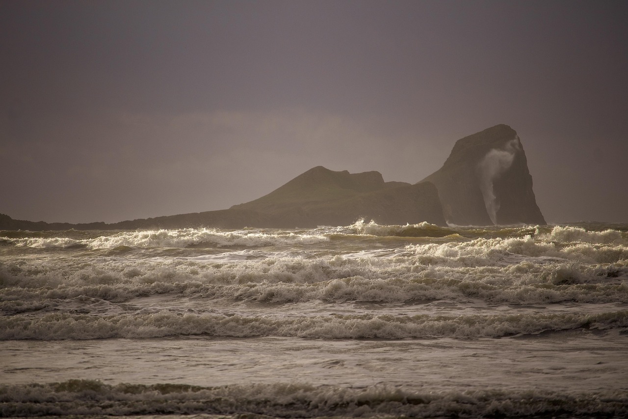 Gower Peninsula | Rhossili Bay's White Sand - Rhossili | Secret World Trip Planner