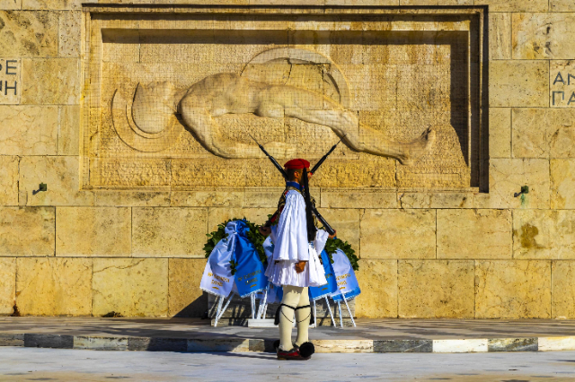Il cambio della guardia - Monument to the Unknown Soldier | Secret World Trip Planner