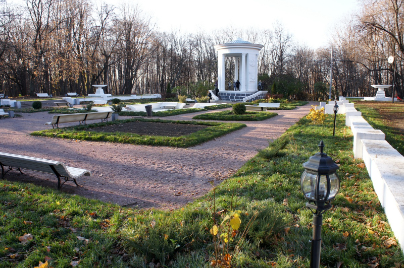 Neskuchniy Garden — Mosca