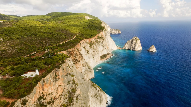 Luce guida sulle scogliere: Il Faro di Keri a Zákynthos - Κέρι | Secret World Trip Planner