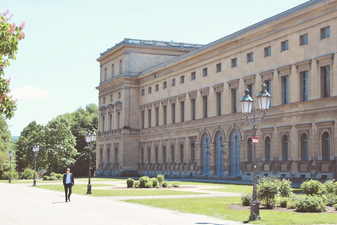 Ang Pinakothek museo sa Is 0A - München | Secret World Trip Planner