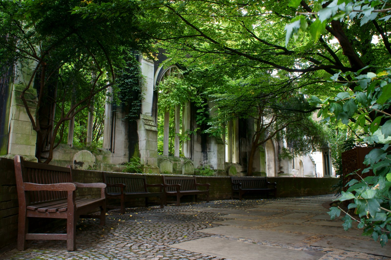 St. Dunstan im Osten - St Dunstan's Hill | Secret World Trip Planner
