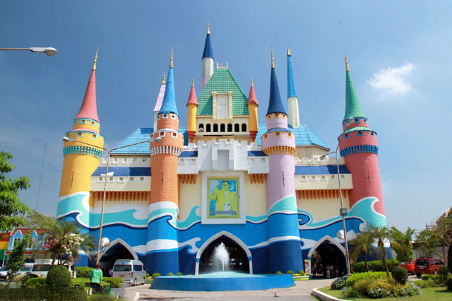 Siam Amazing Park - Khet Khan Na Yao | Secret World Trip Planner