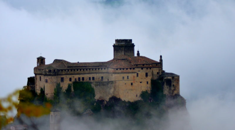 Castello di Bardi - gelombang Ceno - Bardi | Secret World Trip Planner
