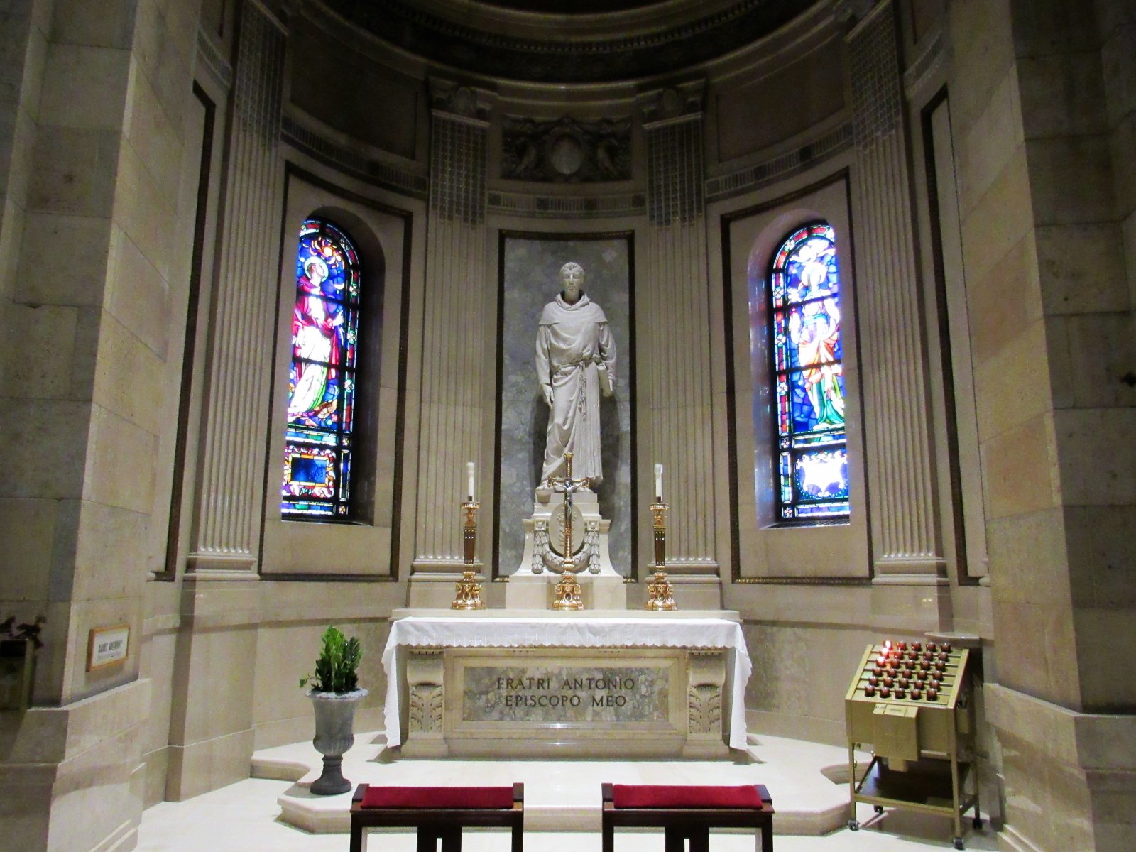 Overlooking the Mississippi River, the impressive Cathedral of St Paul - Saint Paul | Secret World Trip Planner