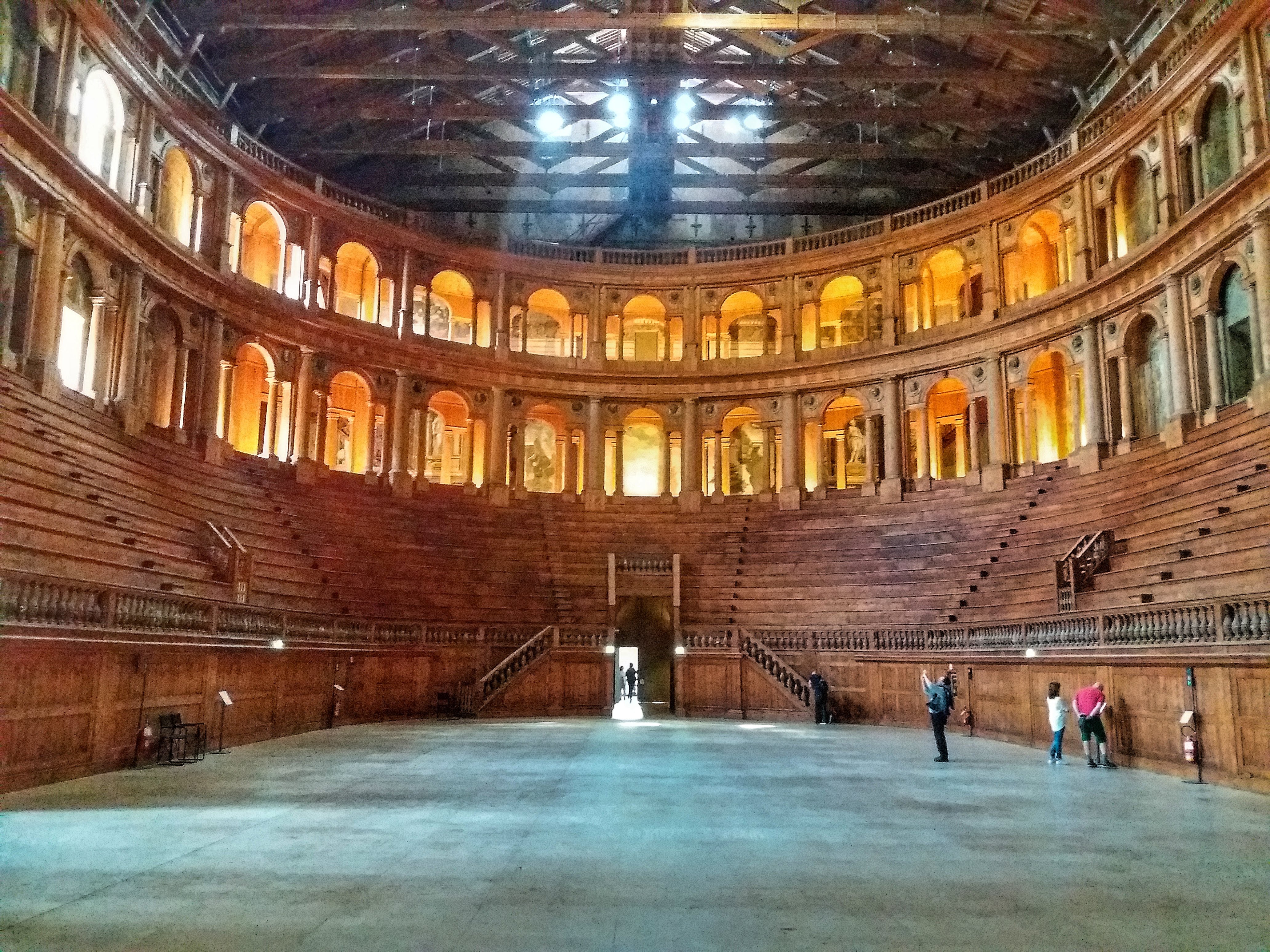 پارما | تئاتر فارنیزی (تئاتر فارنیزی) - Parma | Secret World Trip Planner