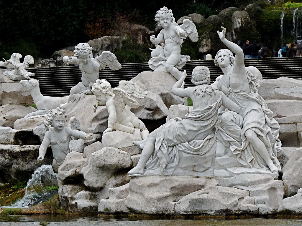 ฉี่นั่งฉี่กีฬาทางน้ำ - Caserta | Secret World Trip Planner