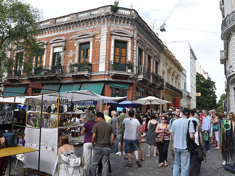 Der wöchentliche Antiquitätenmarkt von San Telmo — Buenos Aires