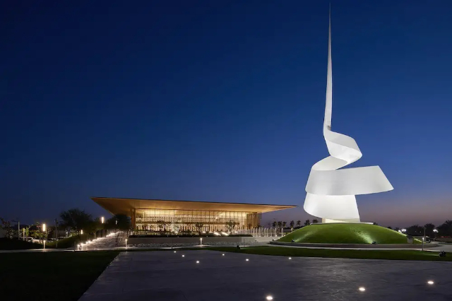 The Scroll a monumental sculpture designed by Gerry Judah — Sharjah