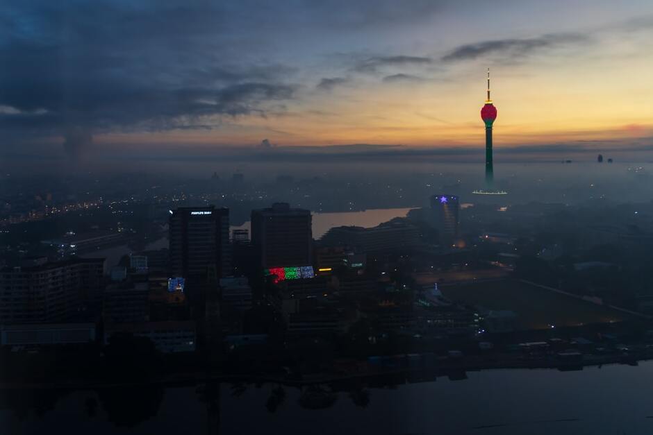 Lotus Tower : La torre più alta dell'Asia meridionale - Secret World — Colombo