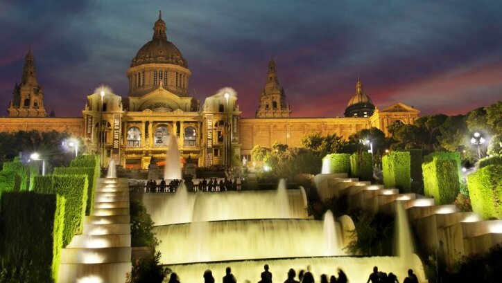 Palau Nacional | Nationales Kunstmuseum von Katalonien (MNAC) — Barcellona