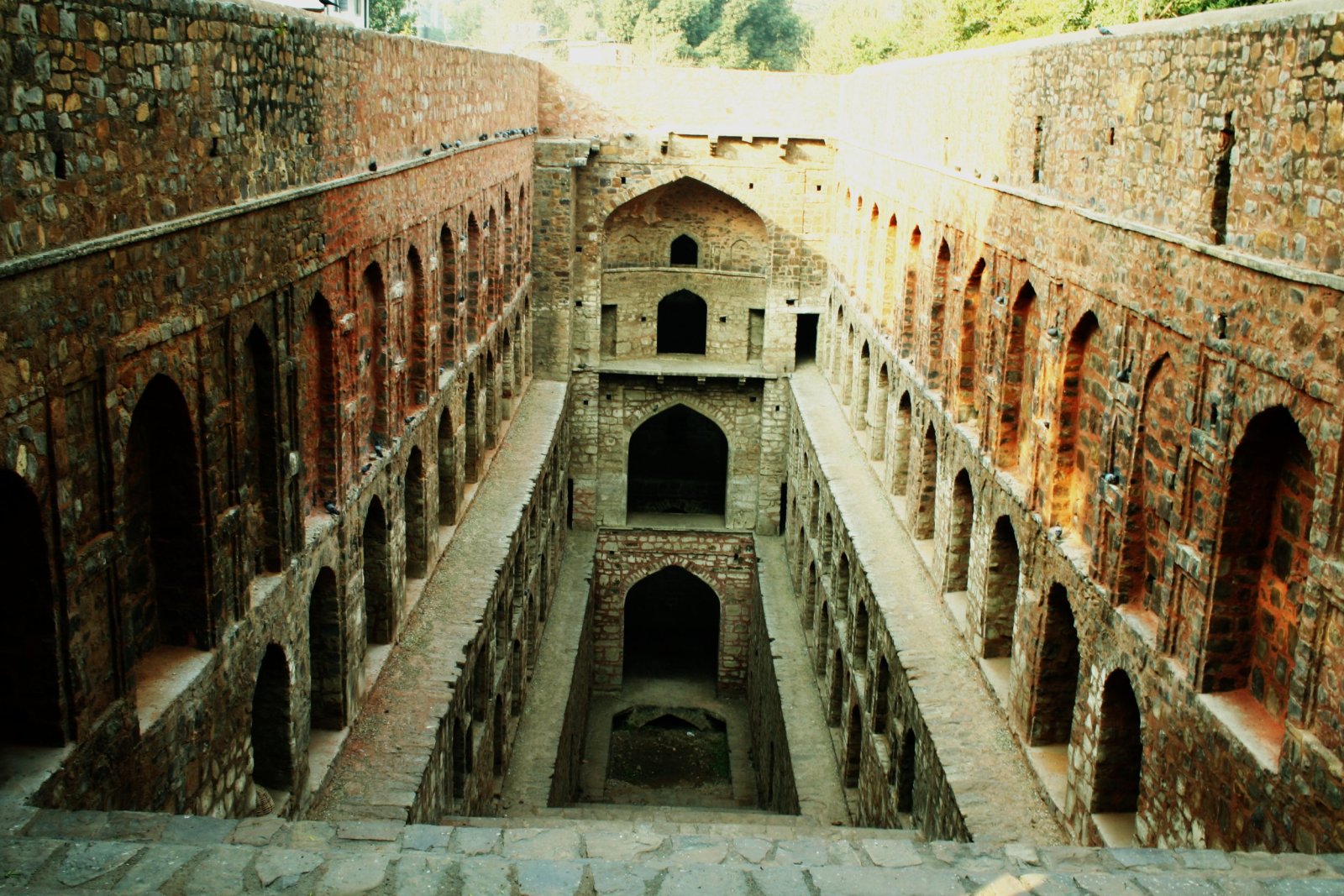 Agrasen Ki Baoli | Ein gespenstisches Ziel - New Delhi | Secret World Trip Planner