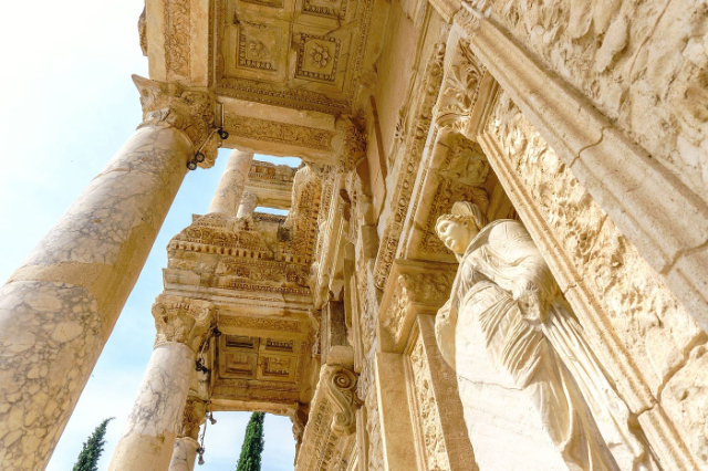 Ephesus: Eine zeitlose Reise durch das Echo der antiken Zivilisation - Efes Harabeleri | Secret World Trip Planner