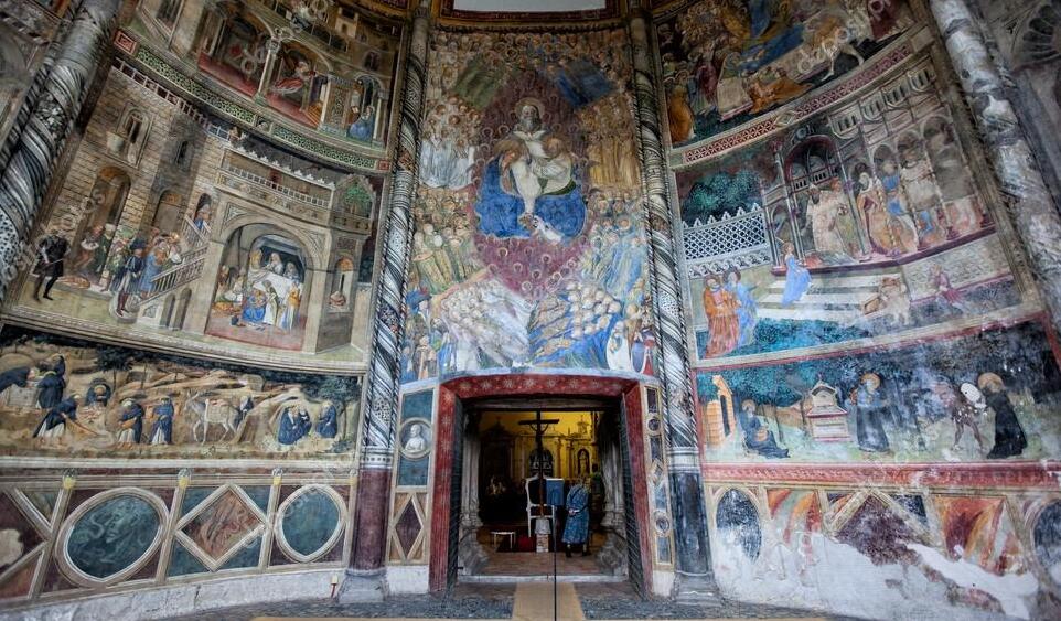 Napoli: San Giovanni kirik Carbonaras - Napoli | Secret World Trip Planner