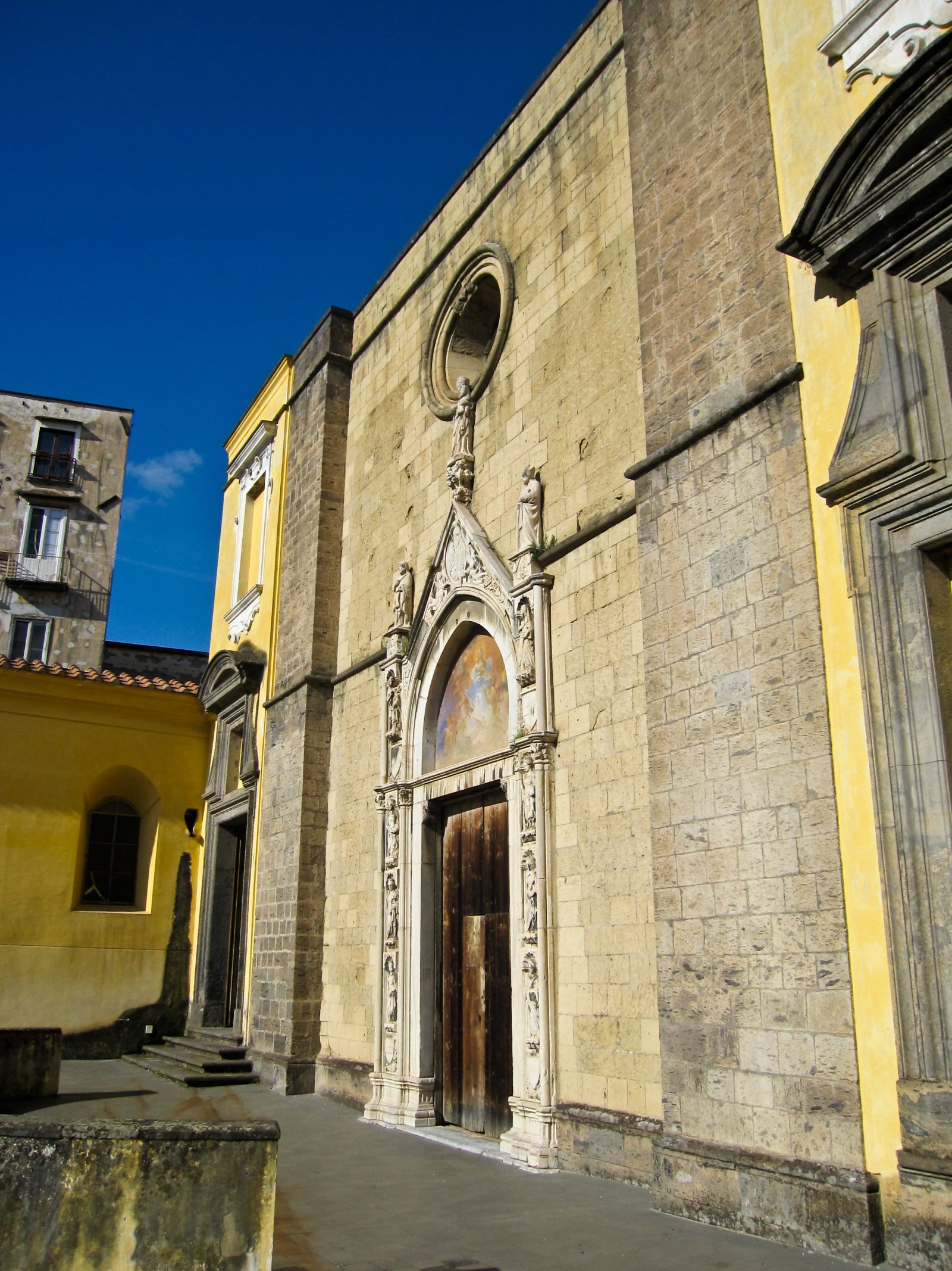 Napoli: San Giovanni kirik Carbonaras - Napoli | Secret World Trip Planner