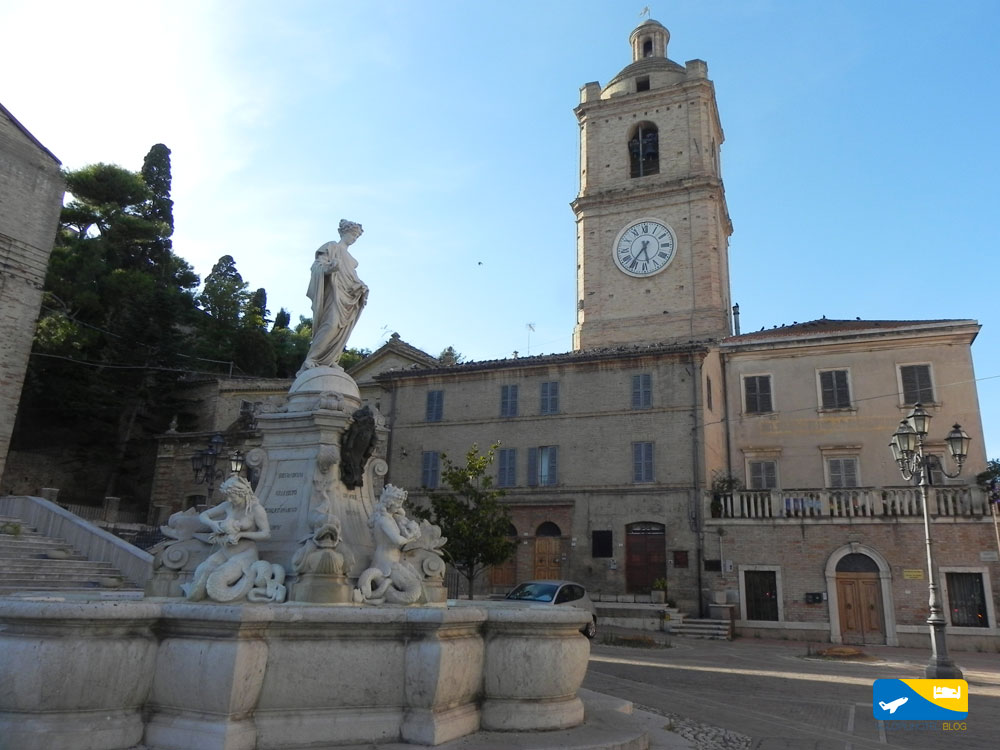 Fontana demokratije ili obilja - Porto San Giorgio | Secret World Trip Planner