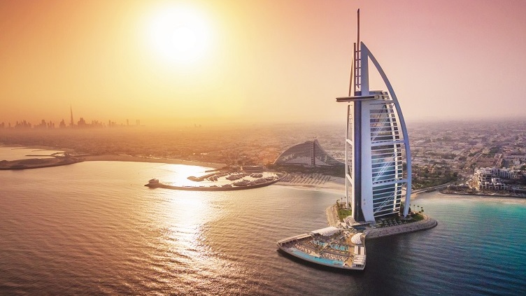 Der Burj al-Arab (Turm der Araber) — Dubai