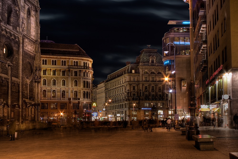 Stephansplatz, Vienna - Wien | Secret World Trip Planner