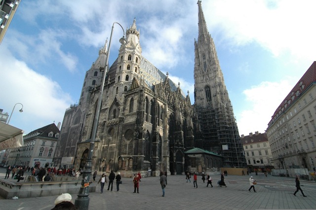 Stephansplatz, Vienna - Wien | Secret World Trip Planner