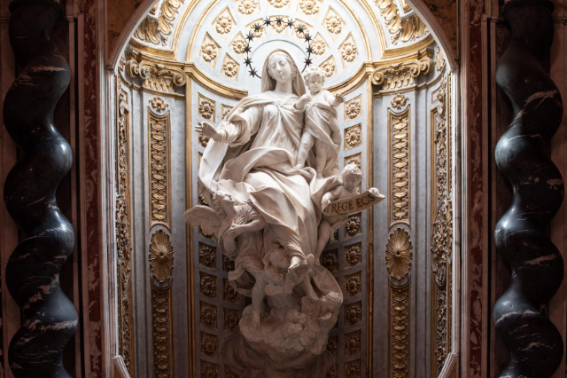 Madonna Vergine regina di Genova — Palazzo Ducale