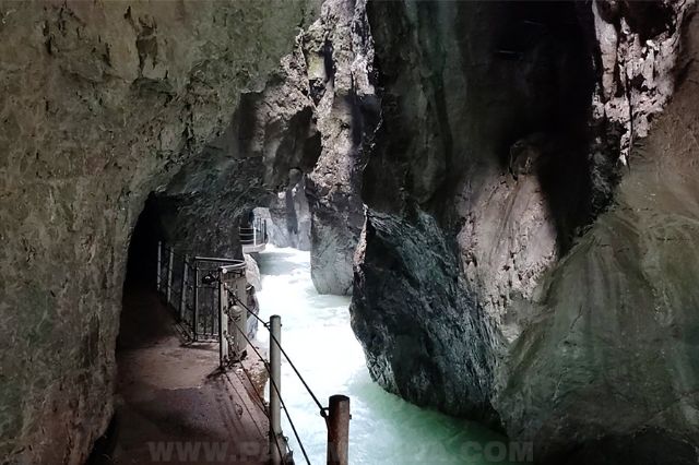 Gorge, Walkway Garmisch-Partenkirchen - Garmisch-Partenkirchen | Secret World Trip Planner