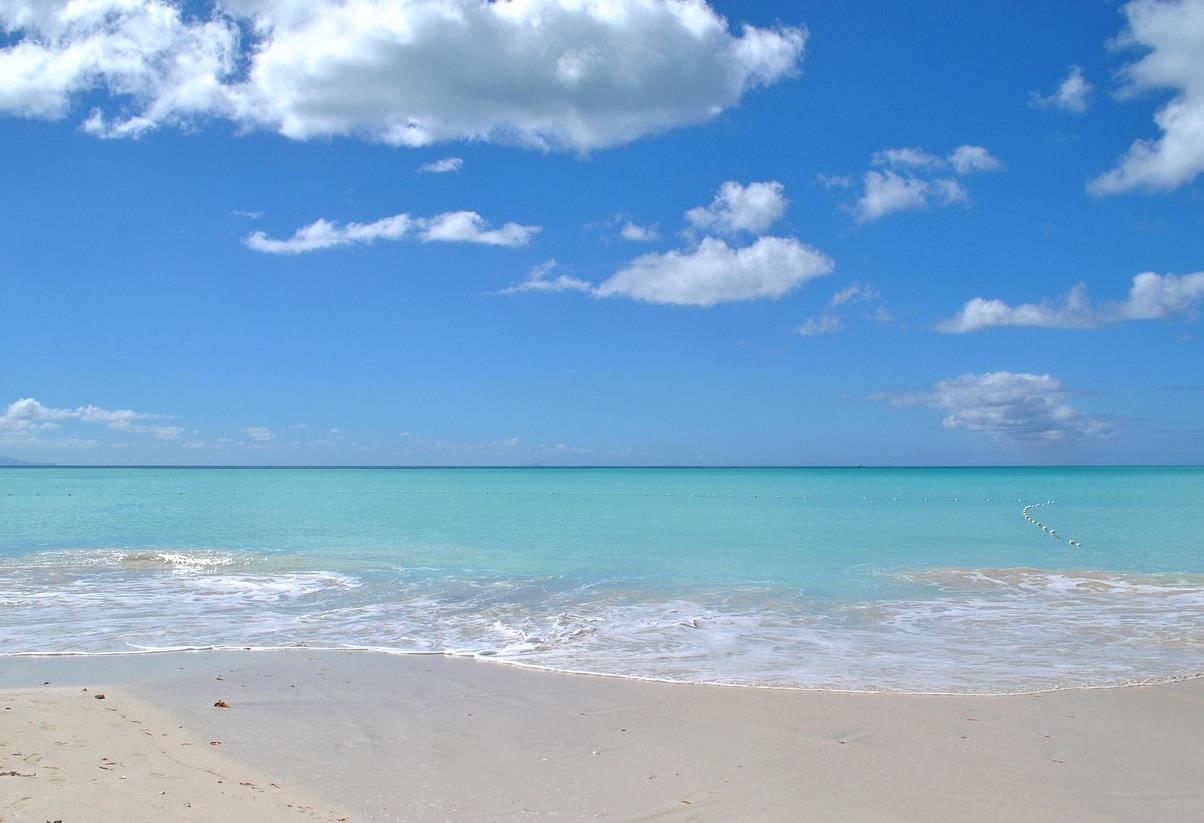 Darkwood Beach, weißer Sand in Antigua - Darkwood Beach | Secret World Trip Planner