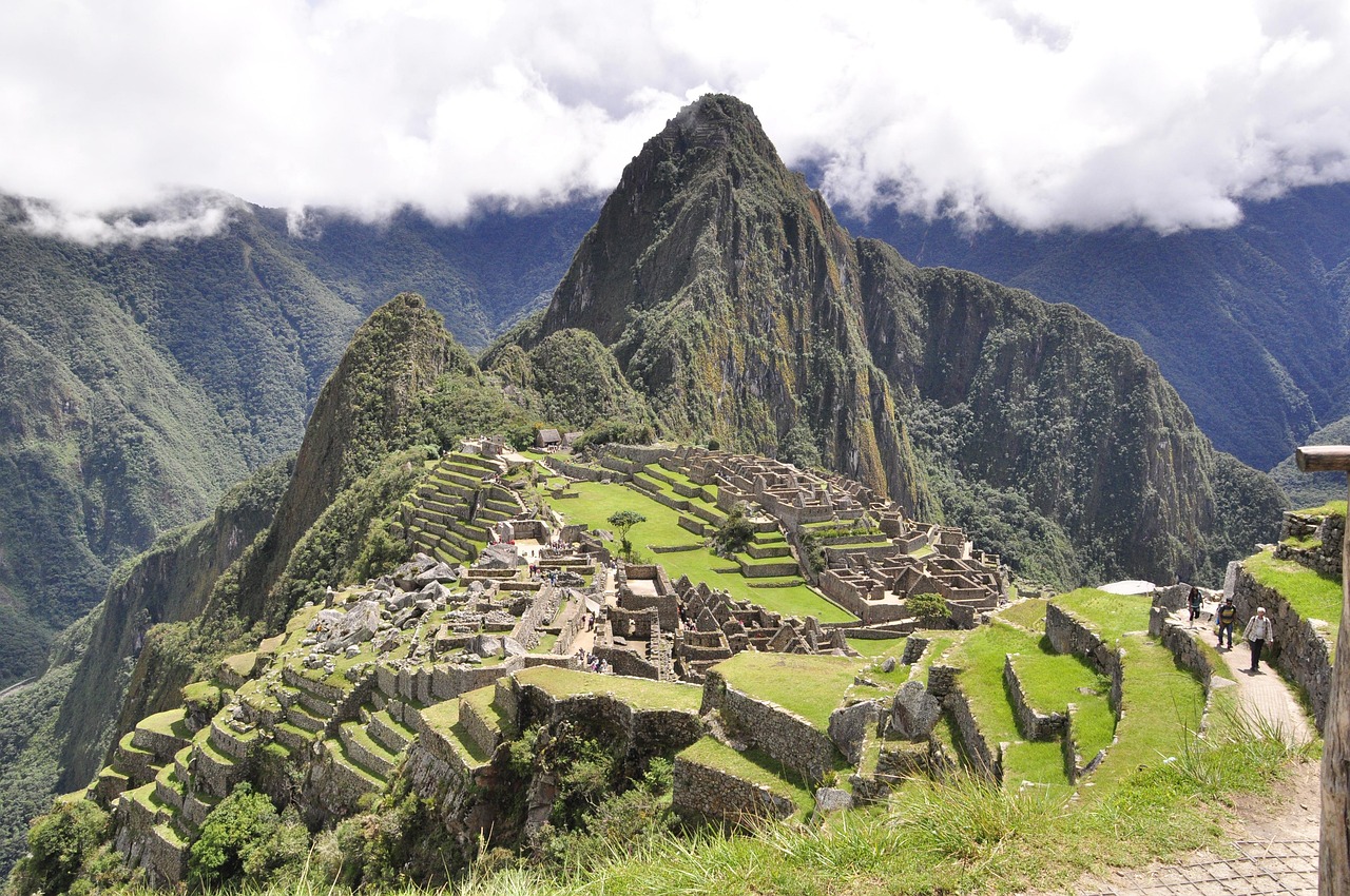 Machu Picchu und die verborgenen zwei kleinen Wasserfälle. - Aguas Calientes | Secret World Trip Planner