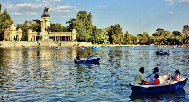Parco El Retiro - Madrid | Secret World Trip Planner