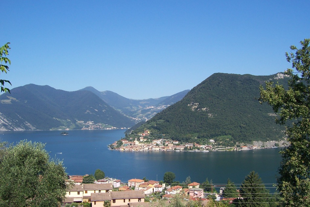 Montisola, die grösste Seeinsel Europas - 25050 Monte isola BS | Secret World Trip Planner
