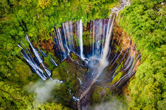 Kaskade in Tumpak Sewu - Kabupaten Lumajang | Secret World Trip Planner